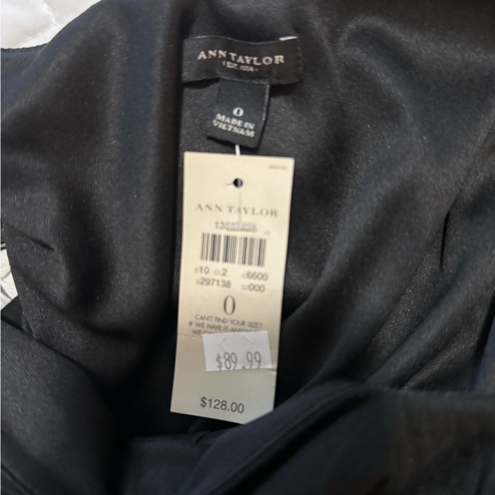 Ann Taylor pleats dress - Picture 4 of 6